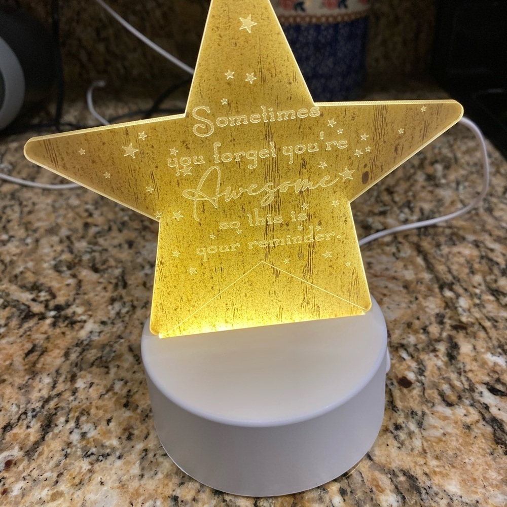 Star-Shaped LED Night Light - Picture 6 of 6